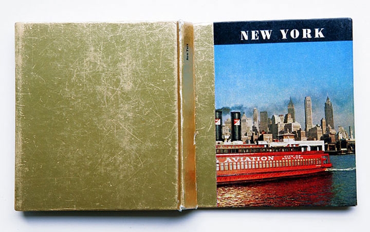 New York »Luxus der Leere«  collage im gebundenen Buch   11,9cm x 10,7cm