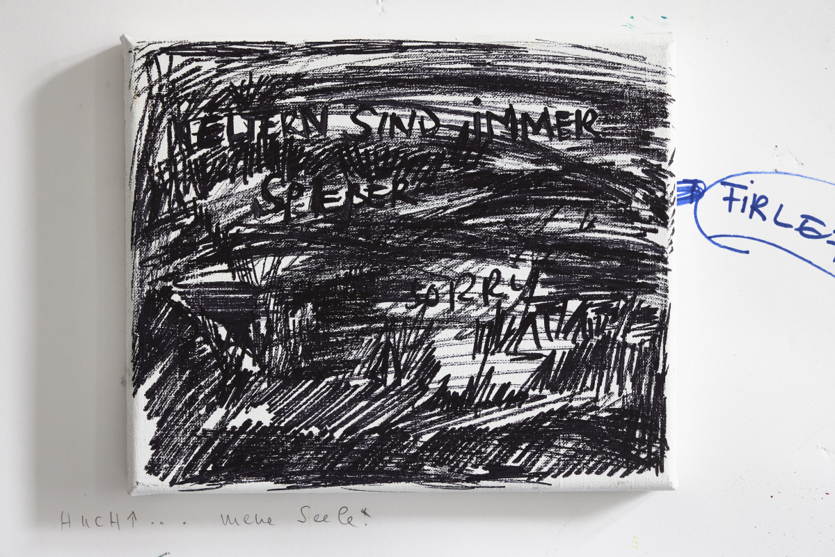 »eltern sind immer spießer«
  Filzstift auf leinwand
  13 x18 cm